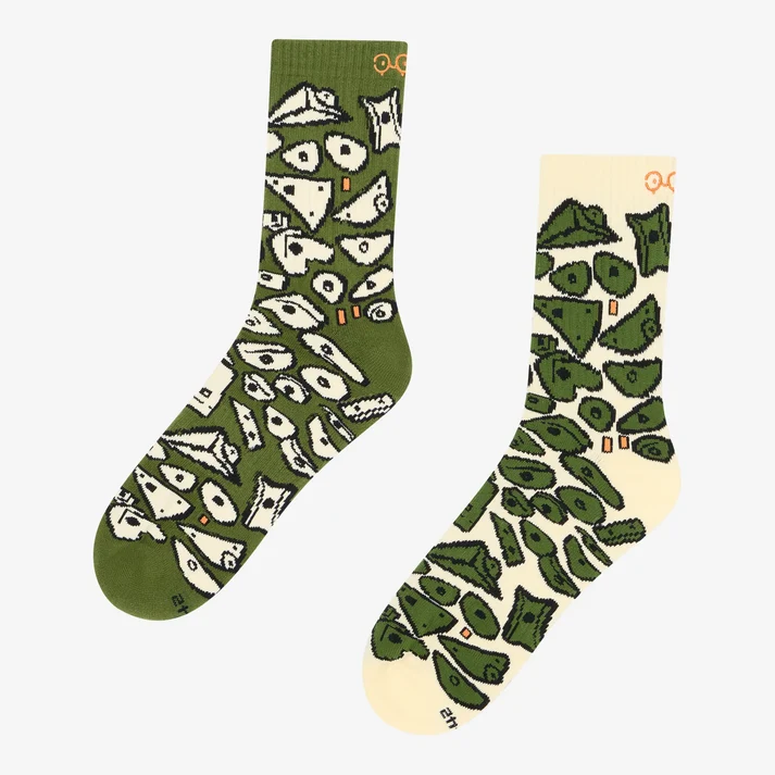 msj_TzWZq4JApPlSQe3gYY_ROCKSOCKS_SPRAYWALL_GREEN_01_FG.webp 83264-83263-83262