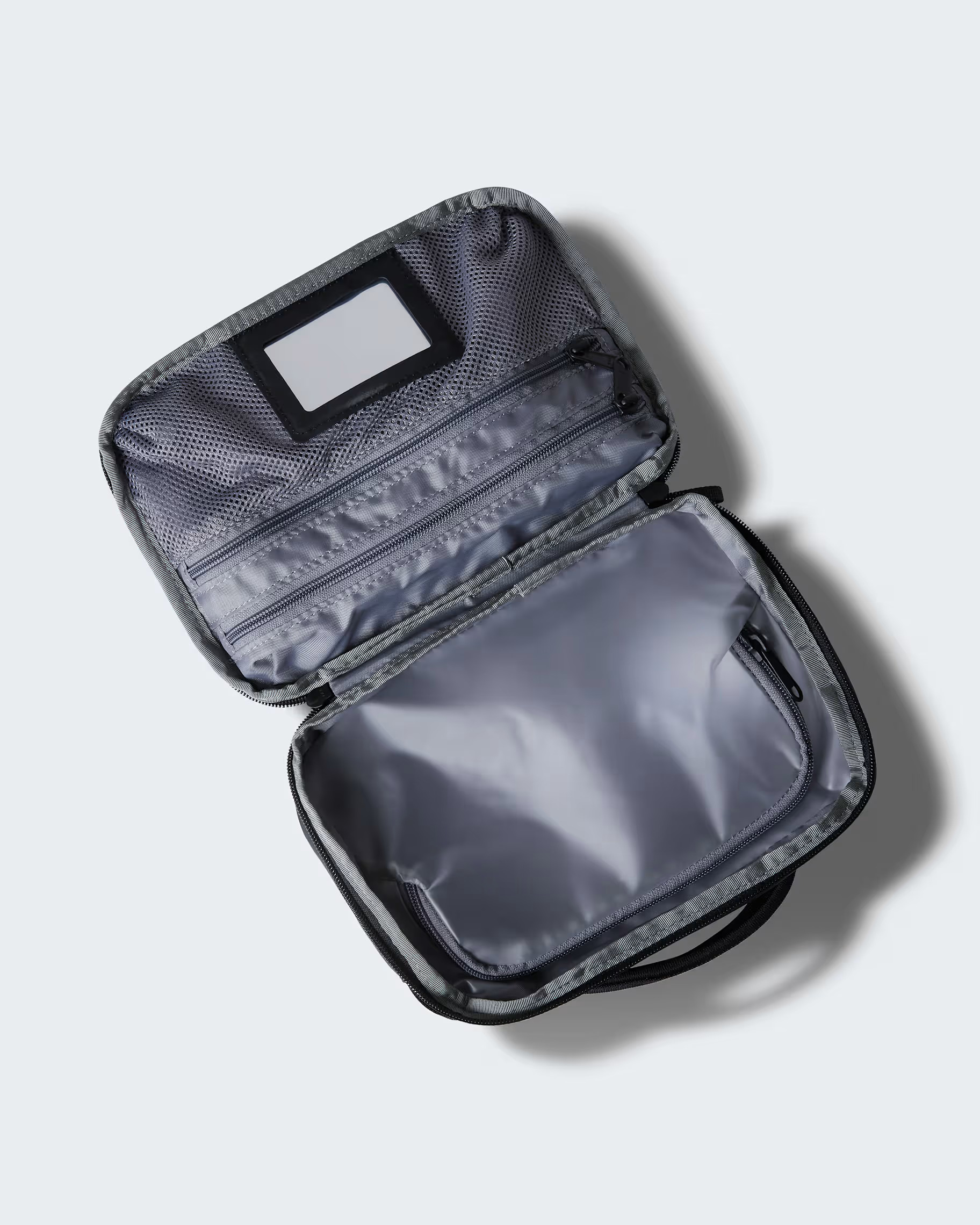 msj_vlhQKeeAo7DBxY5ABase-Camp-Voyager-Wash-Bag-TNF-TNF-BlackAsphalt-Grey-ALT2.jpg 83433